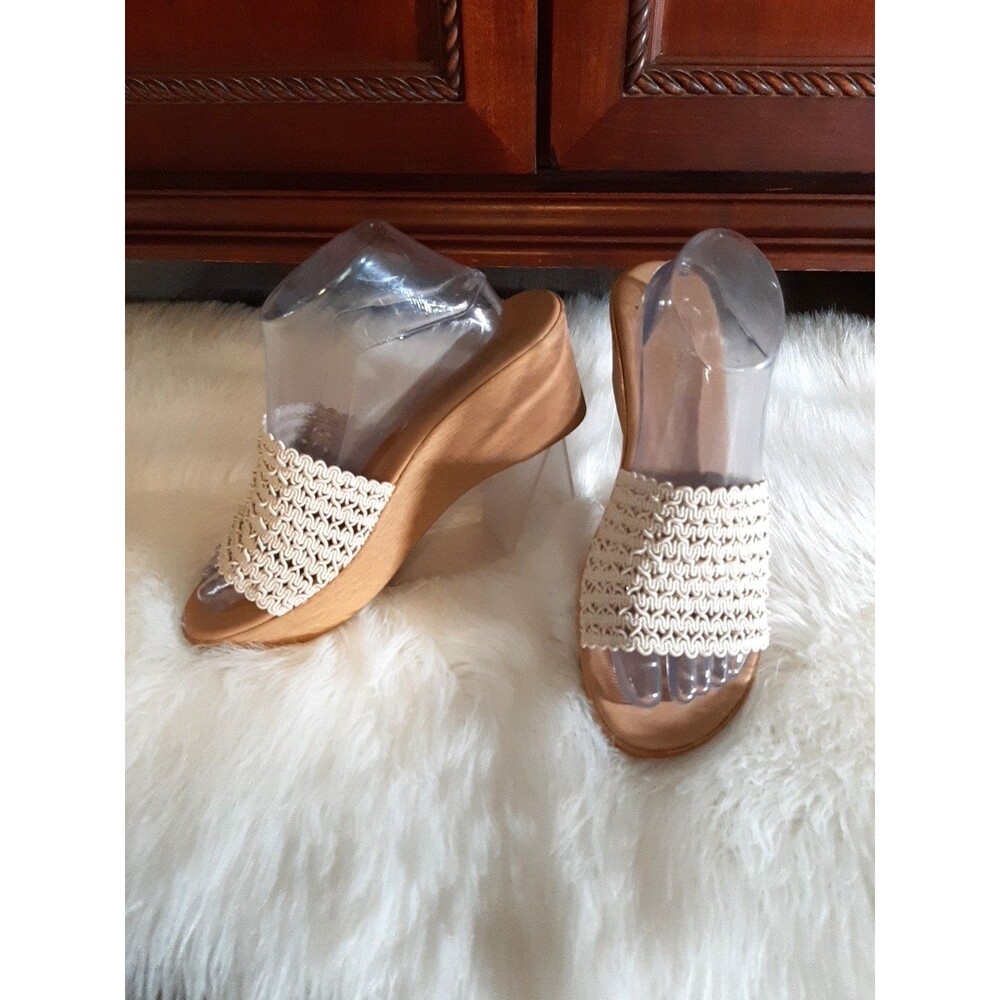 Mila Paoli ~ Made in Italy Women's size 9.5 Natural Woven Slip-On Sandals